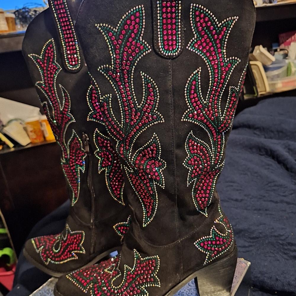 Rhinestone 👢 - Picture 3 of 6